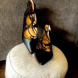 Stunning, used condition Saks 5th Ave ballet flats.